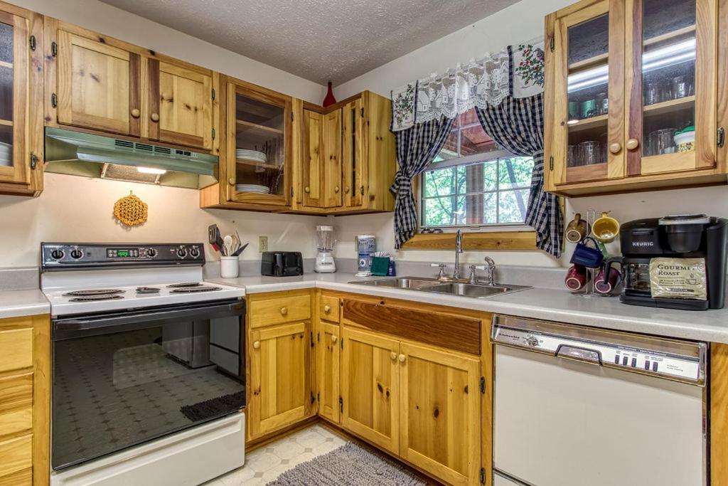 Laurel Cottage, 1089 Free Tickets Each Paid Day, Dollywood And More سيفيرفيل المظهر الخارجي الصورة